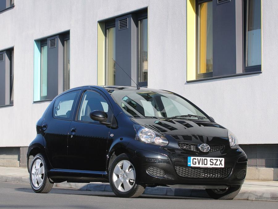  Toyota Aygo Black 2010 года  (UK) (фото 3 из 5)